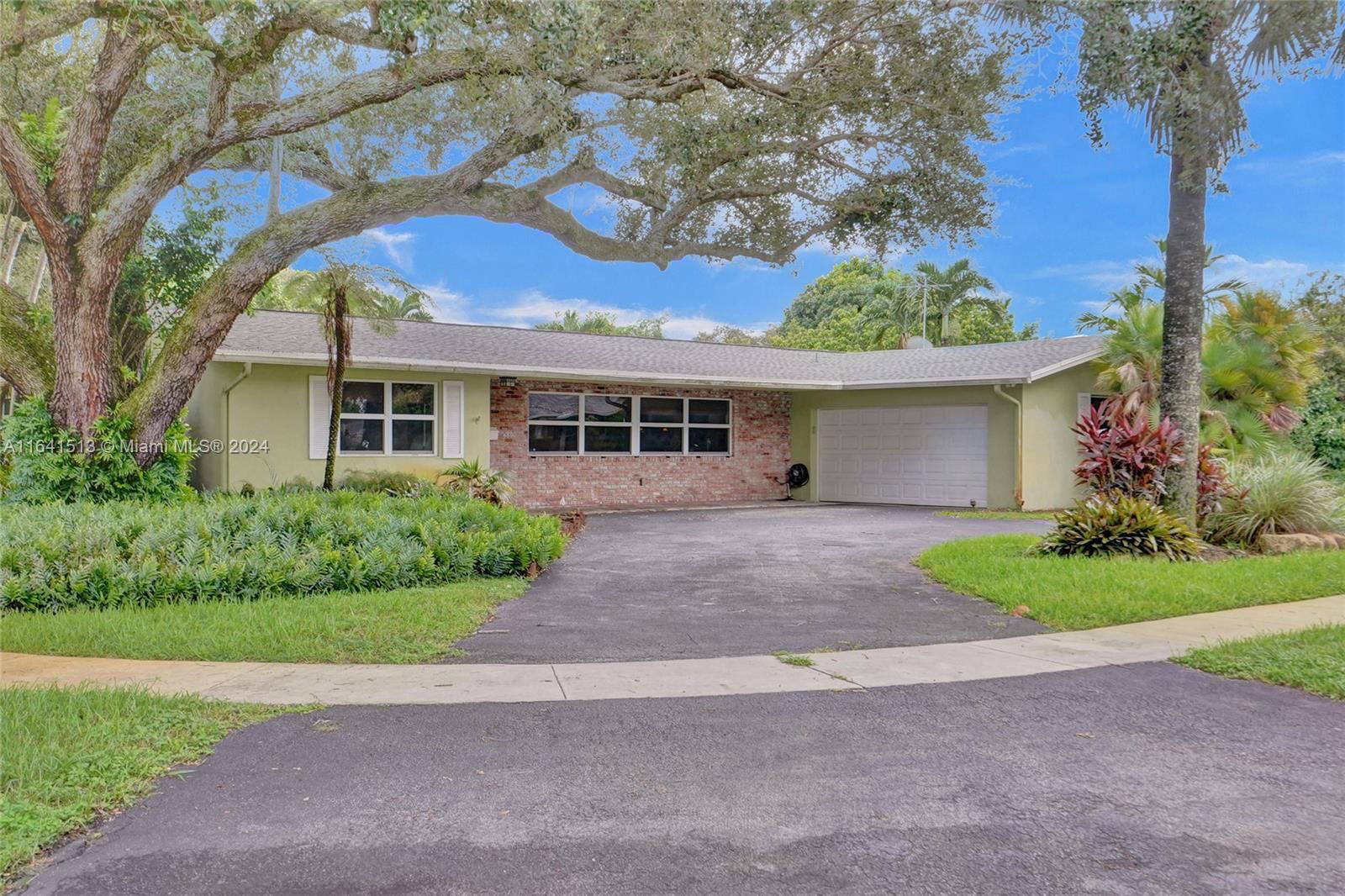 Real estate property located at 6800 6th Ct, Broward, PLANTATION GARDENS SEC 5, Plantation, FL