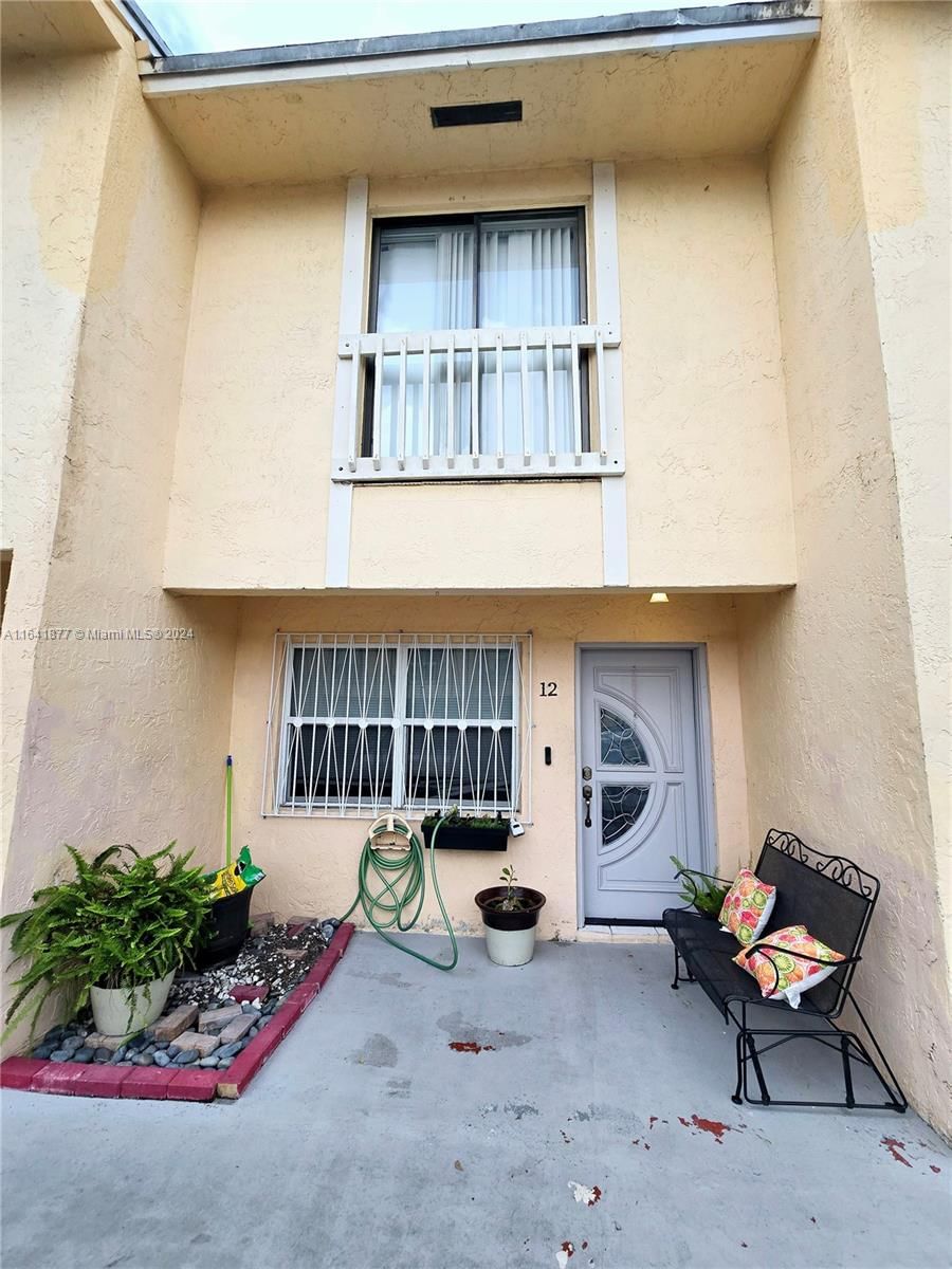 Real estate property located at 5305 26th Ave #12, Miami-Dade, ALHAMBRA CONDO NO 8, Hialeah, FL