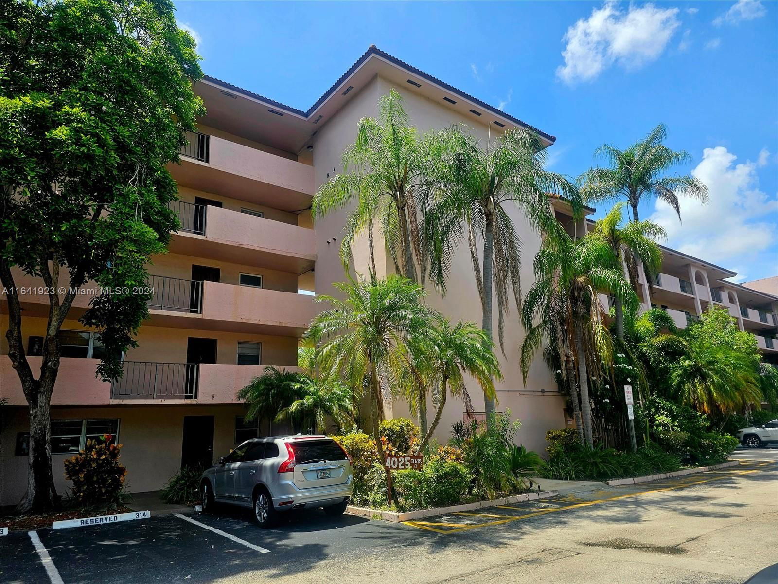 Real estate property located at 4025 Nob Hill Rd #507, Broward, SUNRISE ISLAND CONDOMINIU, Sunrise, FL