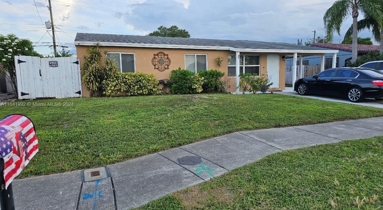 Real estate property located at 4940 17th St, Broward, BROADVIEW PARK, Fort Lauderdale, FL