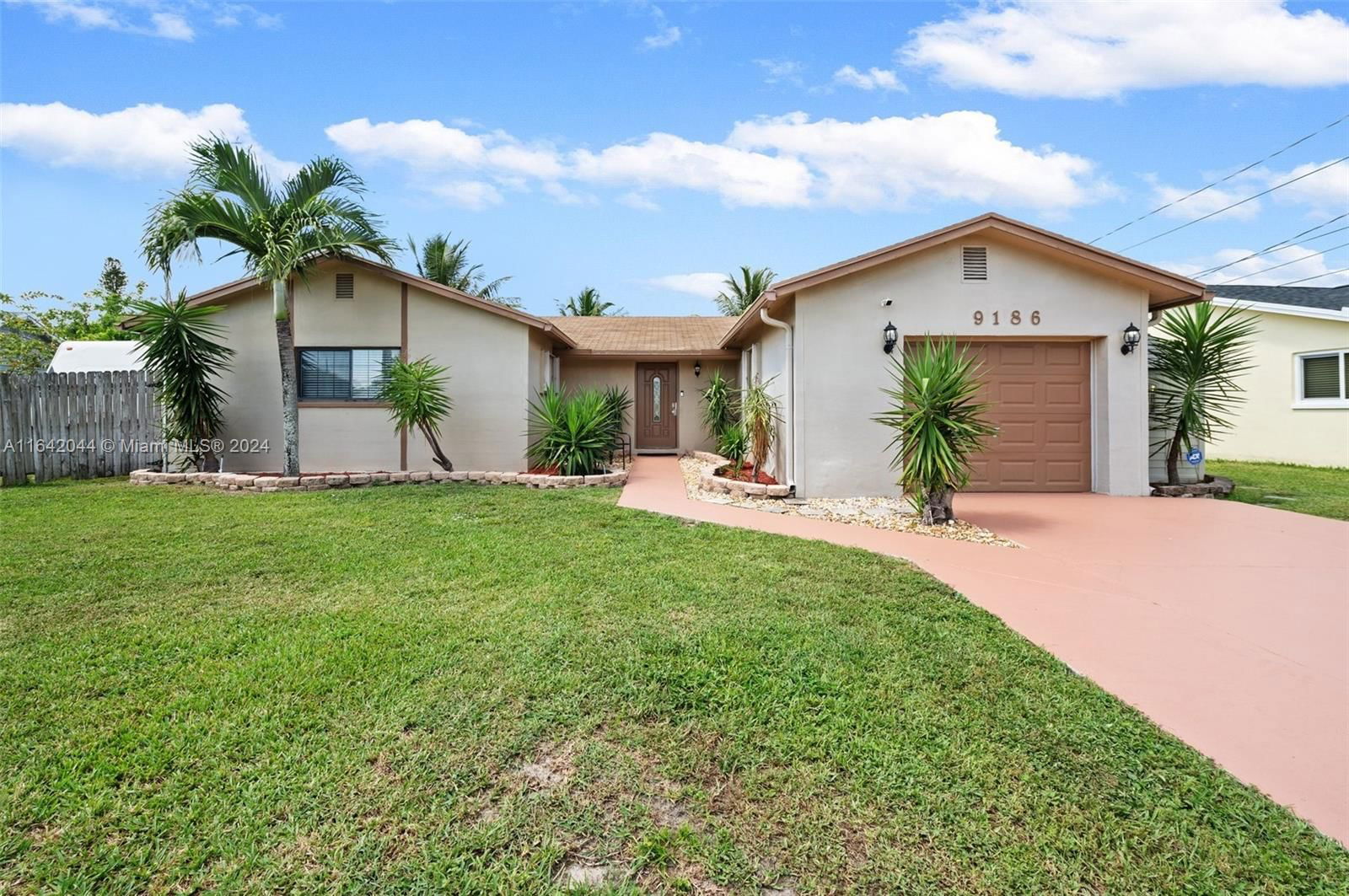 Real estate property located at 9186 2nd St, Palm Beach, SANDALFOOT COVE SEC 6, Boca Raton, FL