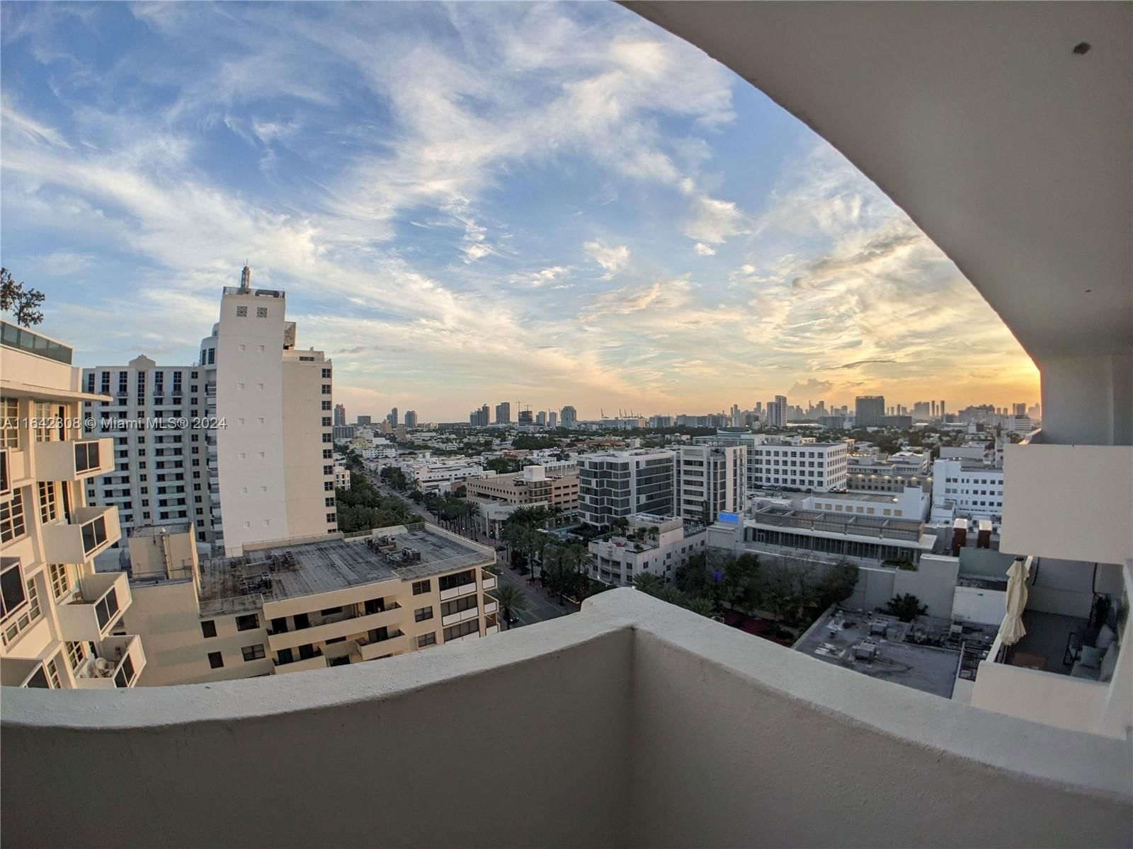 Real estate property located at 100 Lincoln Rd #1603, Miami-Dade, THE DECOPLAGE CONDO, Miami Beach, FL