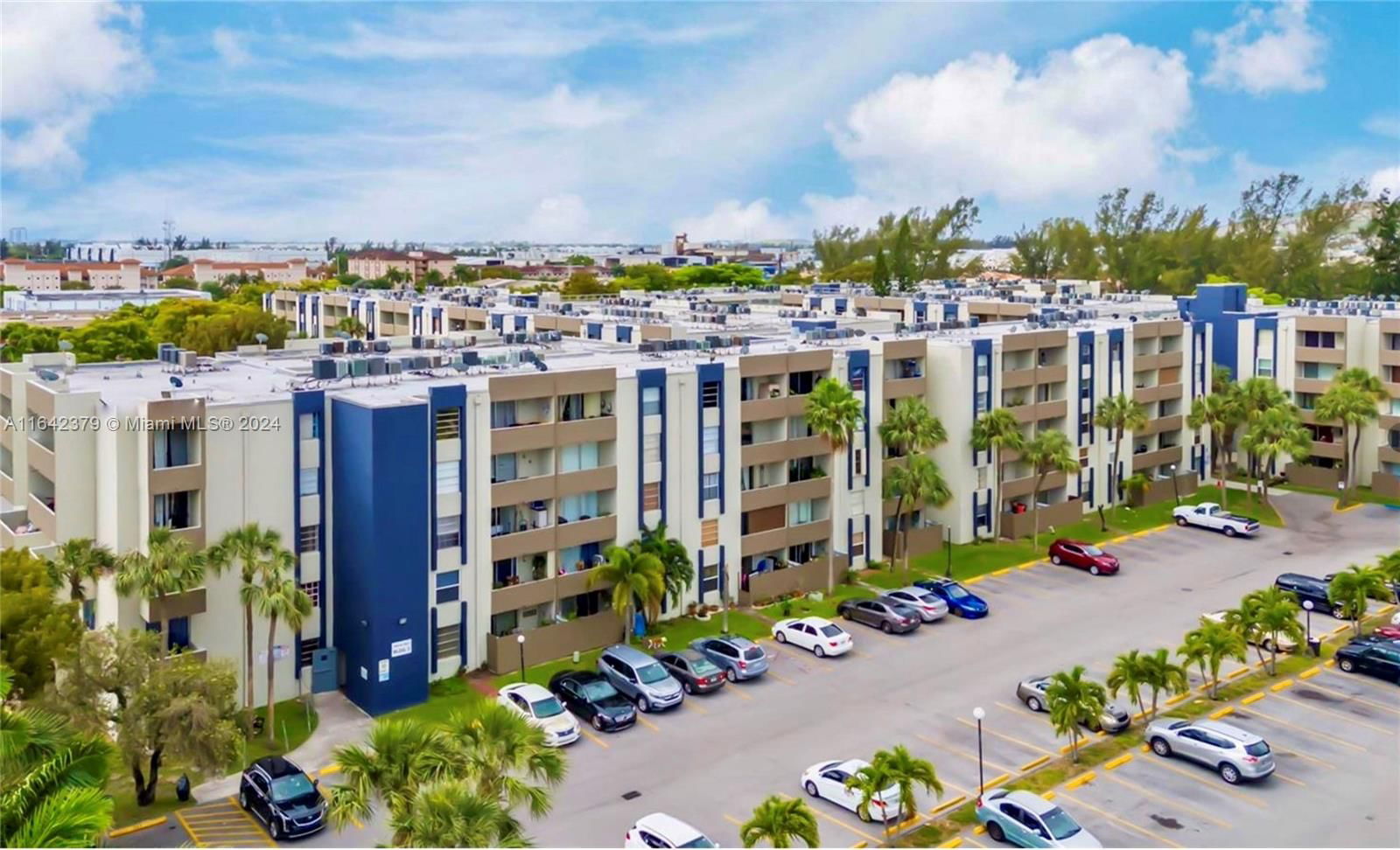 Real estate property located at 10000 80th Ct #2219, Miami-Dade, SAMARI LAKE EAST CONDO, Hialeah Gardens, FL