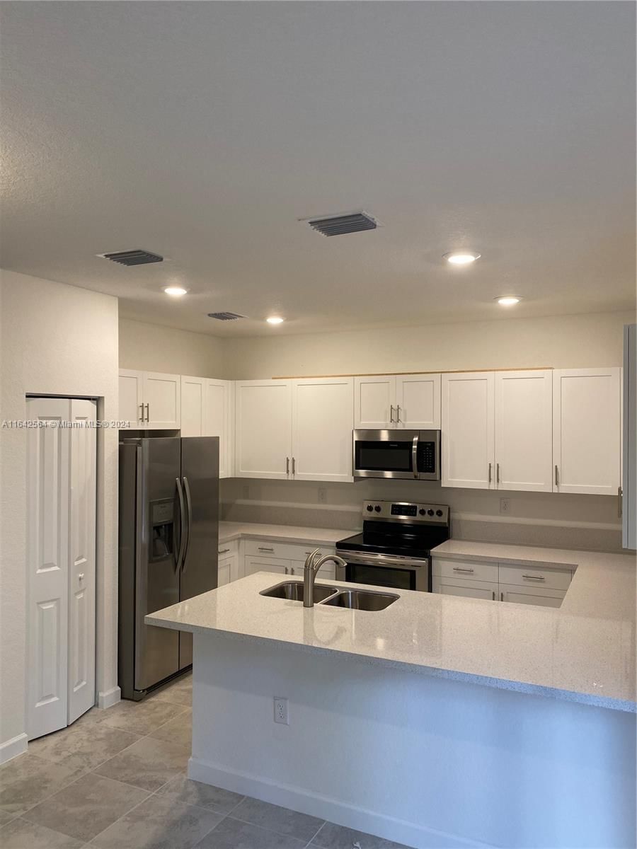 Real estate property located at 337 208th Ter #337, Miami-dade, Via Ventura Neighborhood, Miami, FL