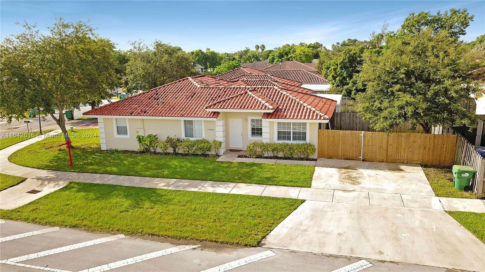 Real estate property located at 20004 122nd Ct, Miami-Dade, SABRINA TWINHOMES SUB, Miami, FL