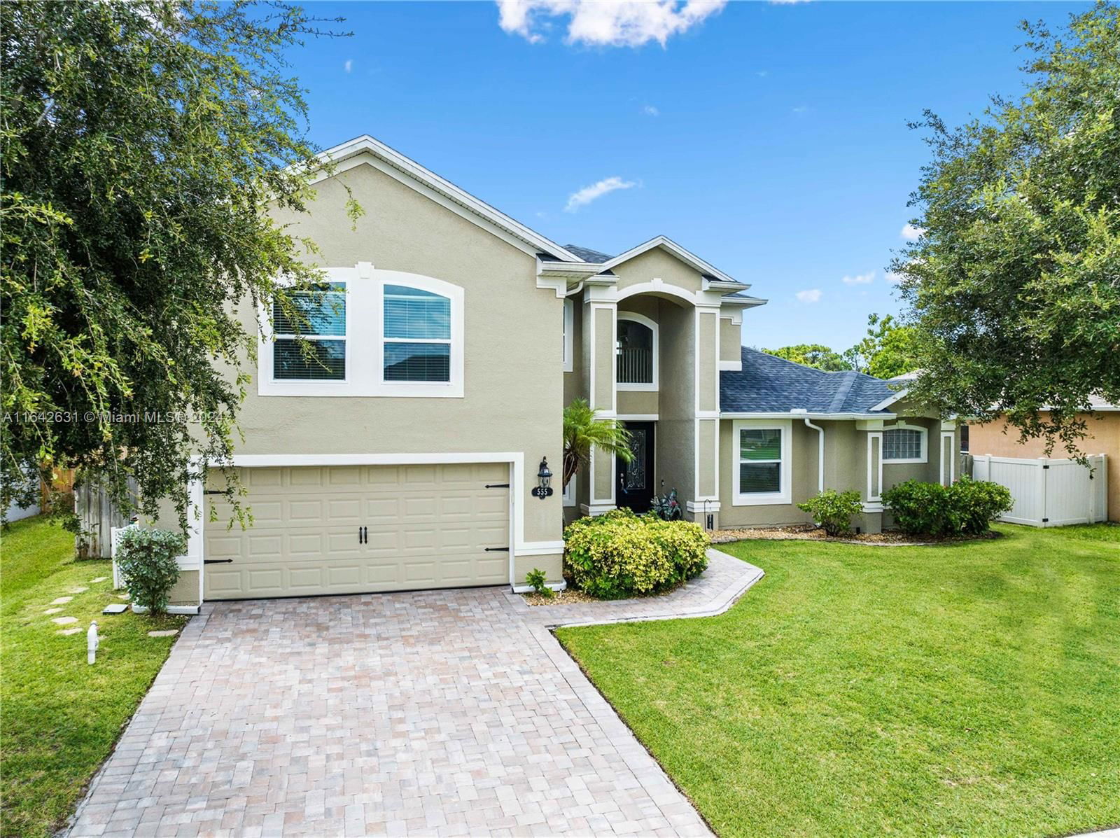 Real estate property located at 555 Hiking Trail, Brevard, WHISPERING WINDS, West Melbourne, FL