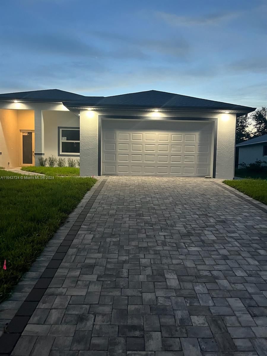 Real estate property located at 1108 19th Place, Lee, CAPE CORAL UNIT 52, Cape Coral, FL