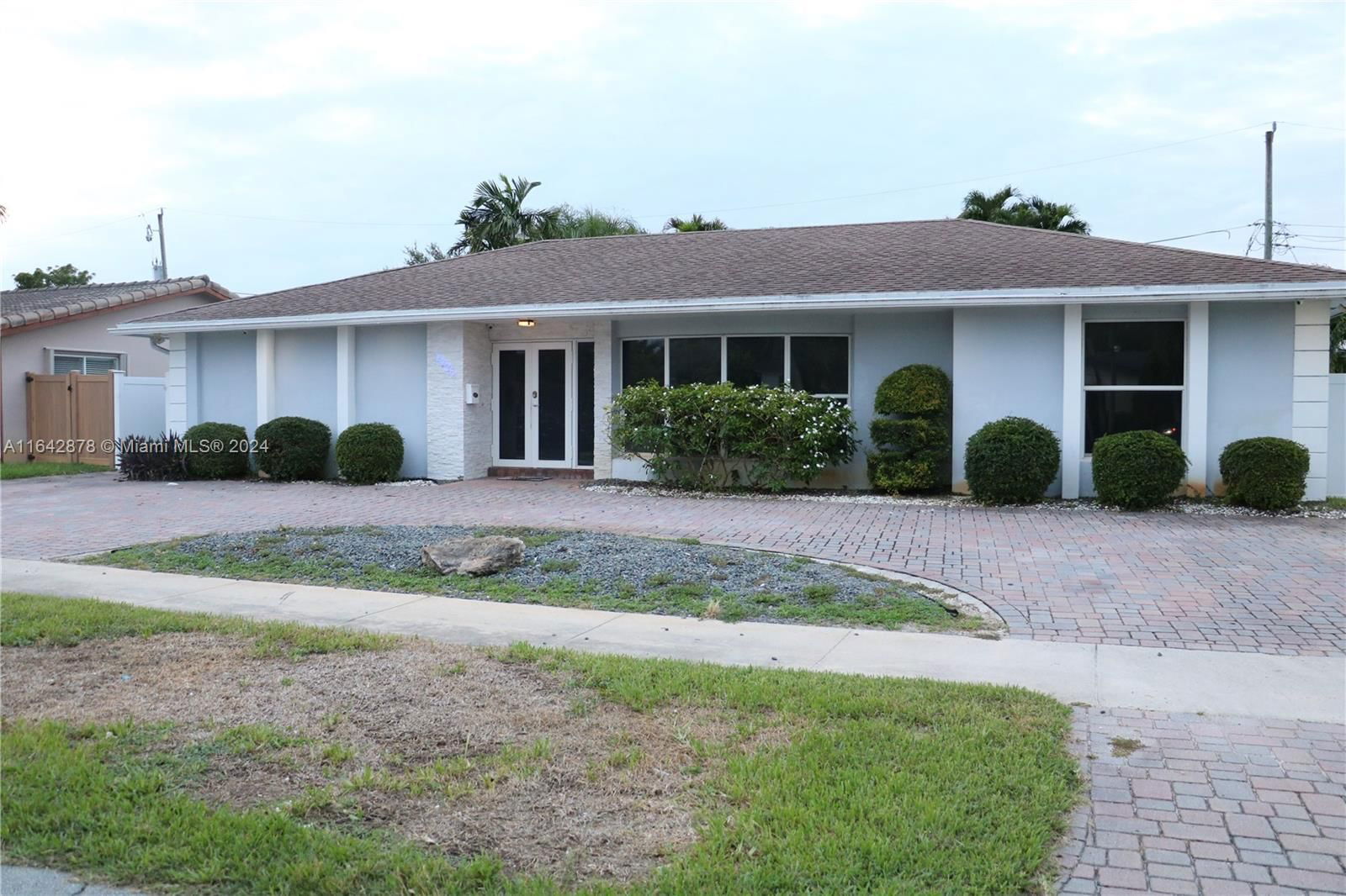 Real estate property located at 1925 208th Ter, Miami-Dade, HIGHLAND LAKES SEC 6, Miami, FL