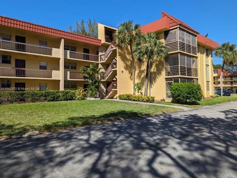 Real estate property located at 3390 Foxcroft Rd C212, Broward, FOXCROFT APTS INC CONDO, Miramar, FL