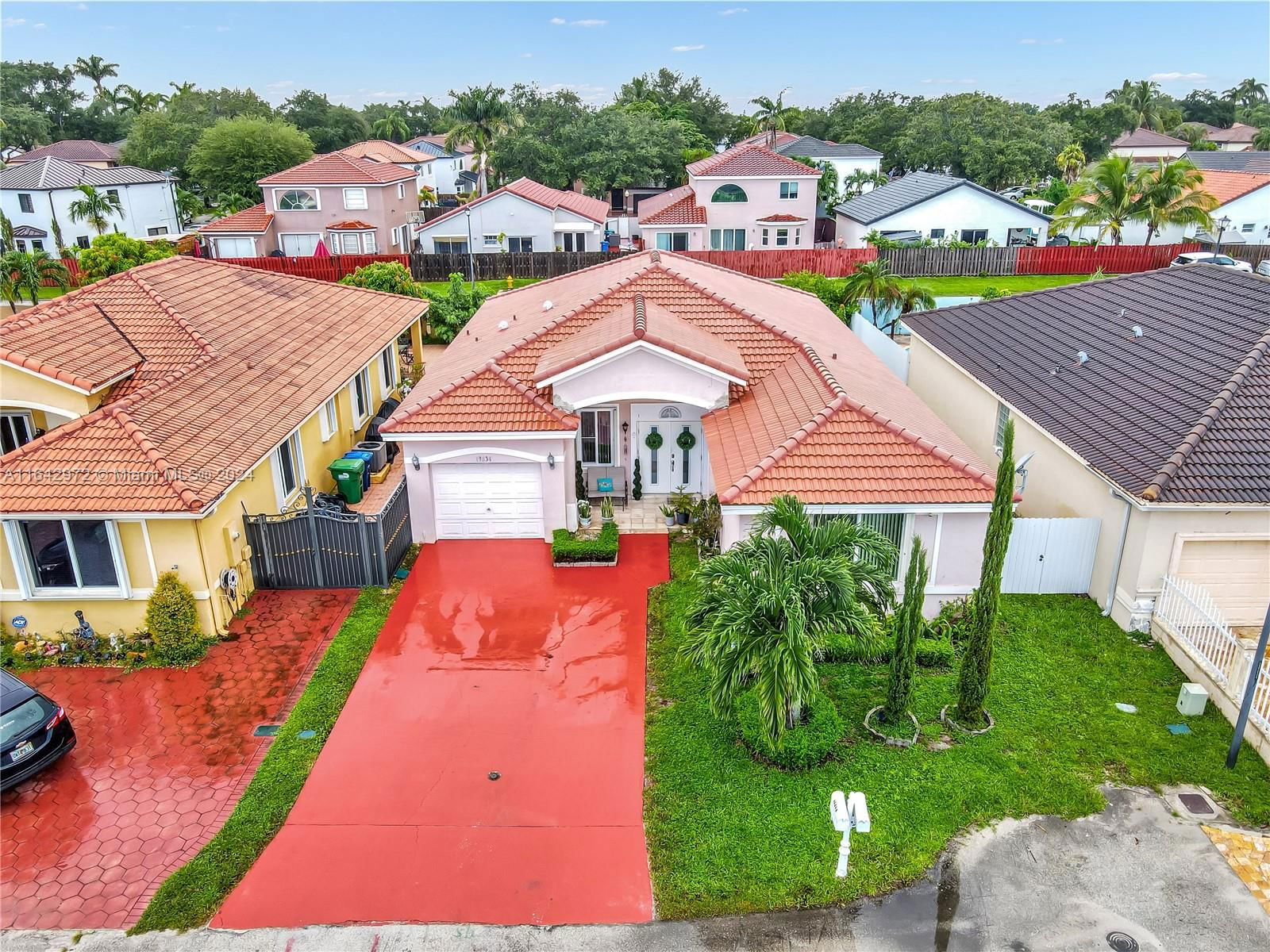 Real estate property located at 19834 81st Pl, Miami-Dade, SPANISH LAKES 2ND ADDN, Hialeah, FL