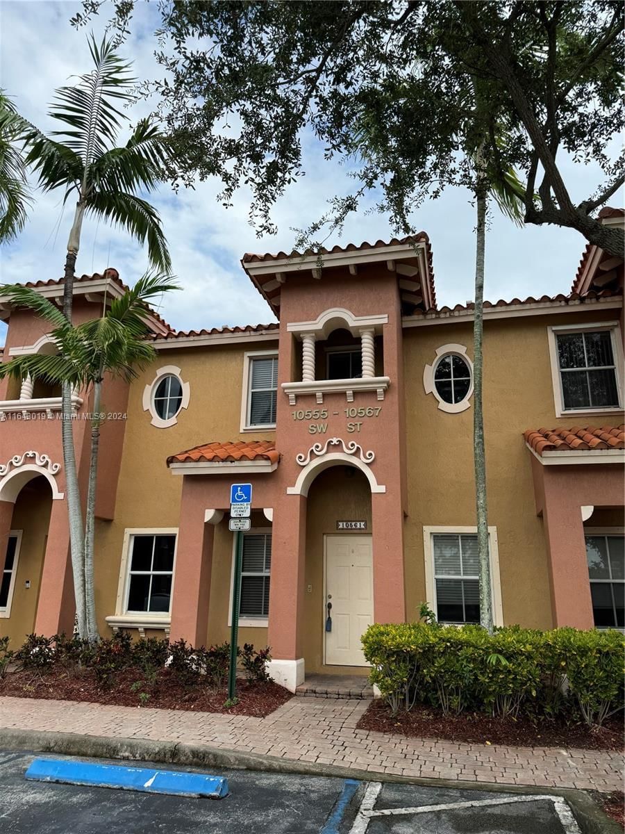 Real estate property located at 10561 6th St #1304, Broward, HAMPTON ISLES CONDO, Pembroke Pines, FL