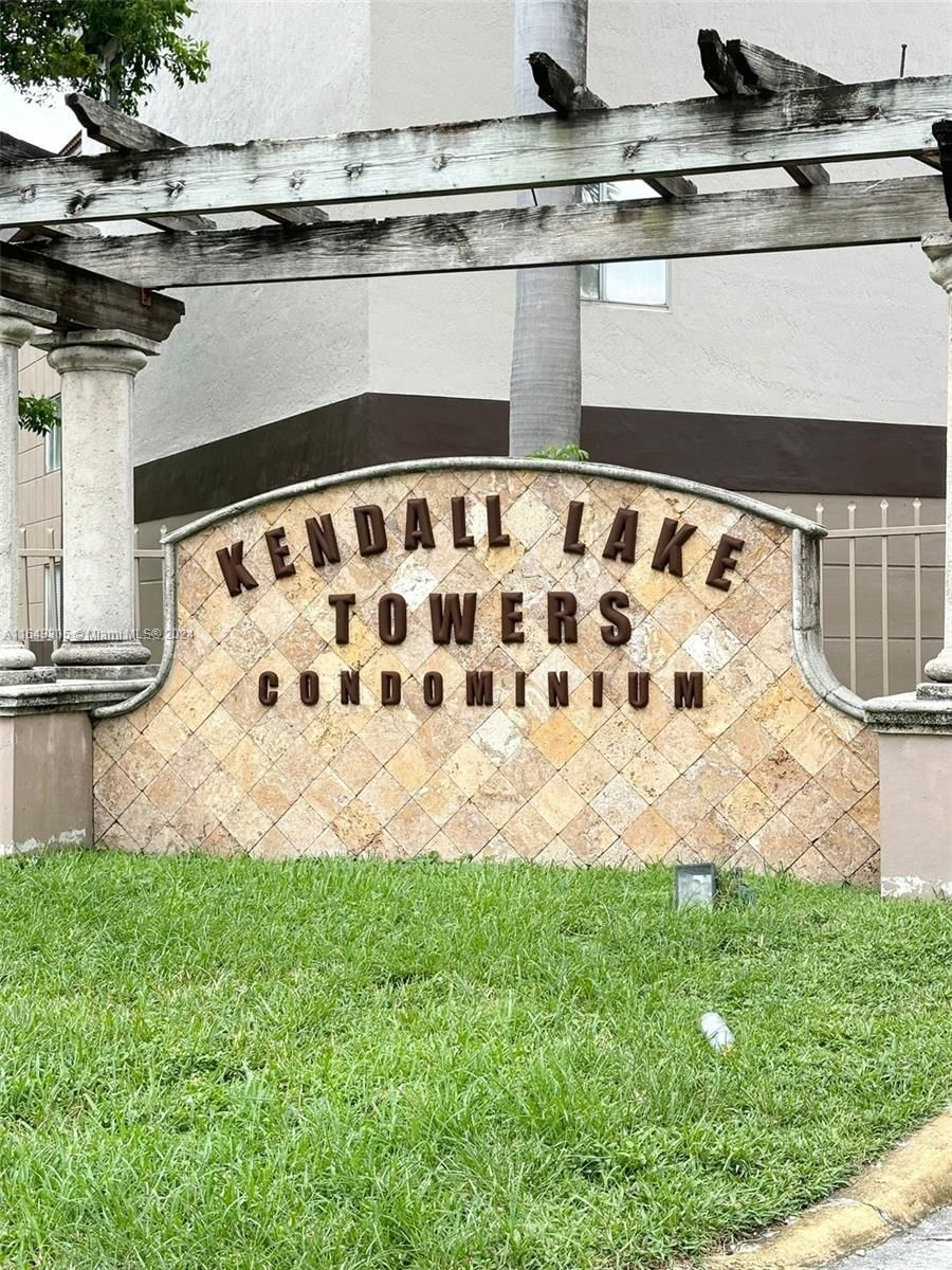 Real estate property located at 15221 80th St #514, Miami-Dade, KENDALL LAKE TOWERS CONDO, Miami, FL