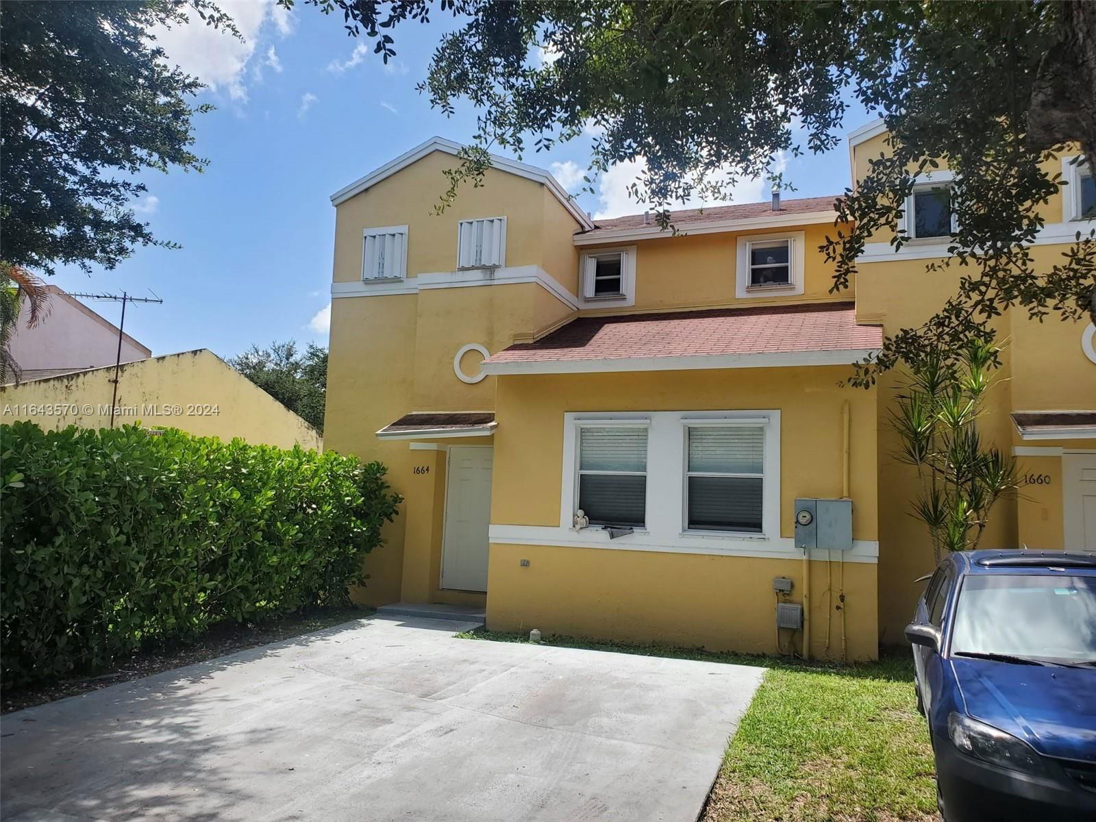 Real estate property located at 1664 5th St, Miami-Dade, VILLAS OF SUNRISE, Homestead, FL