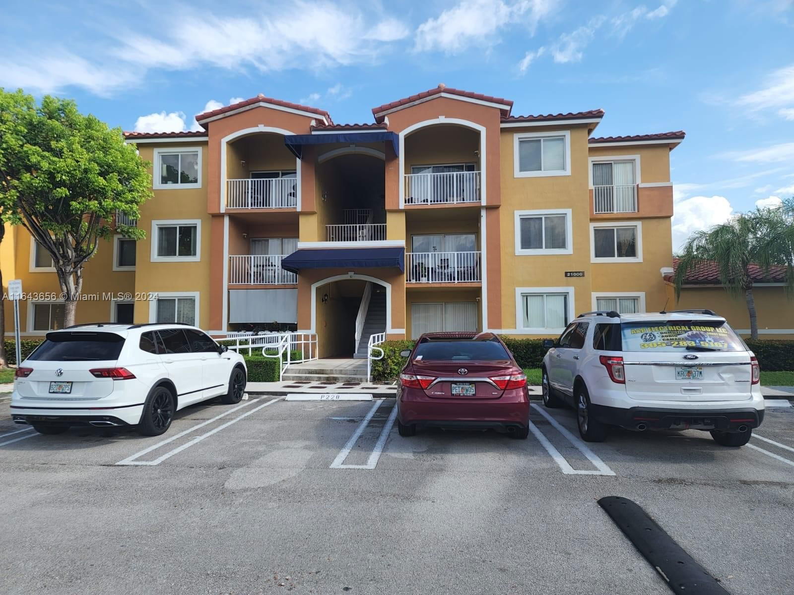 Real estate property located at 21000 87th Ave #306, Miami-Dade, BREEZE OF GALLOWAY CONDO, Cutler Bay, FL