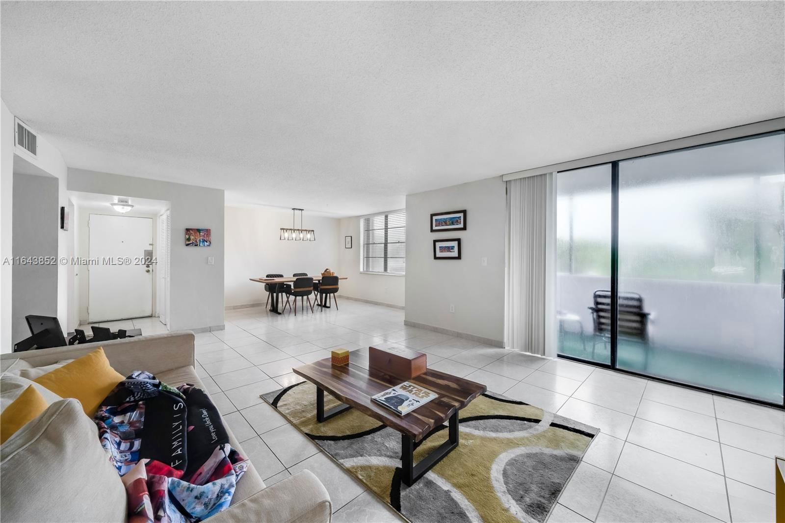 Real estate property located at 10850 Kendall Dr #303, Miami-Dade, KENDALL GATE CONDO, Miami, FL