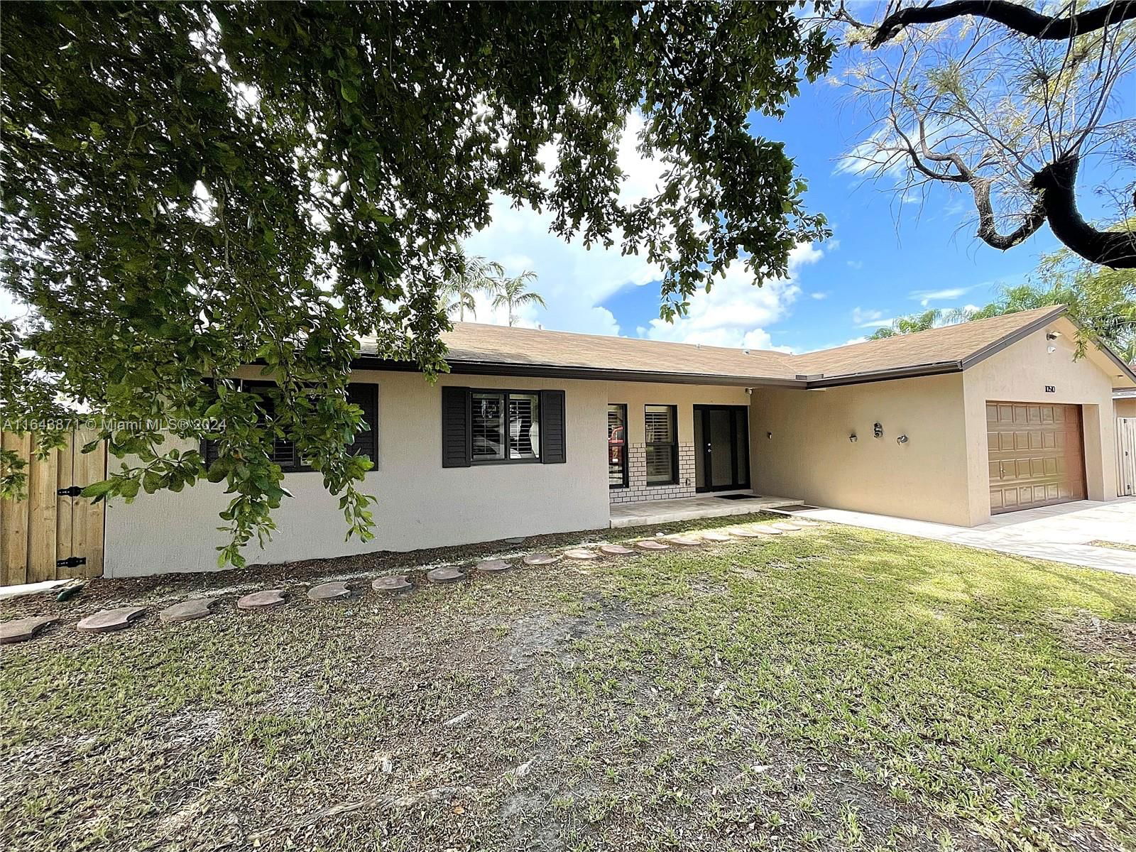 Real estate property located at 10510 139th Ave, Miami-Dade, CARAVEL COUNTRY, Miami, FL