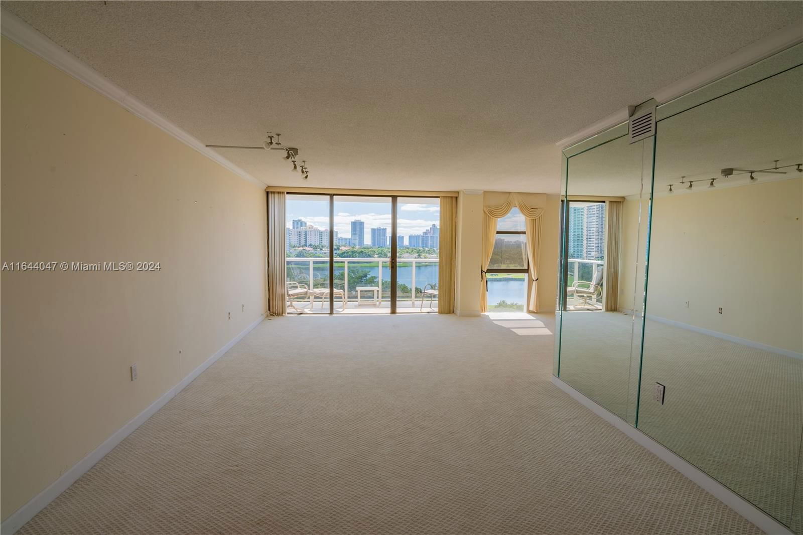 Real estate property located at 3675 Country Club Dr #904, Miami-Dade, AVENTURA - ELDORADO CONDO, Aventura, FL