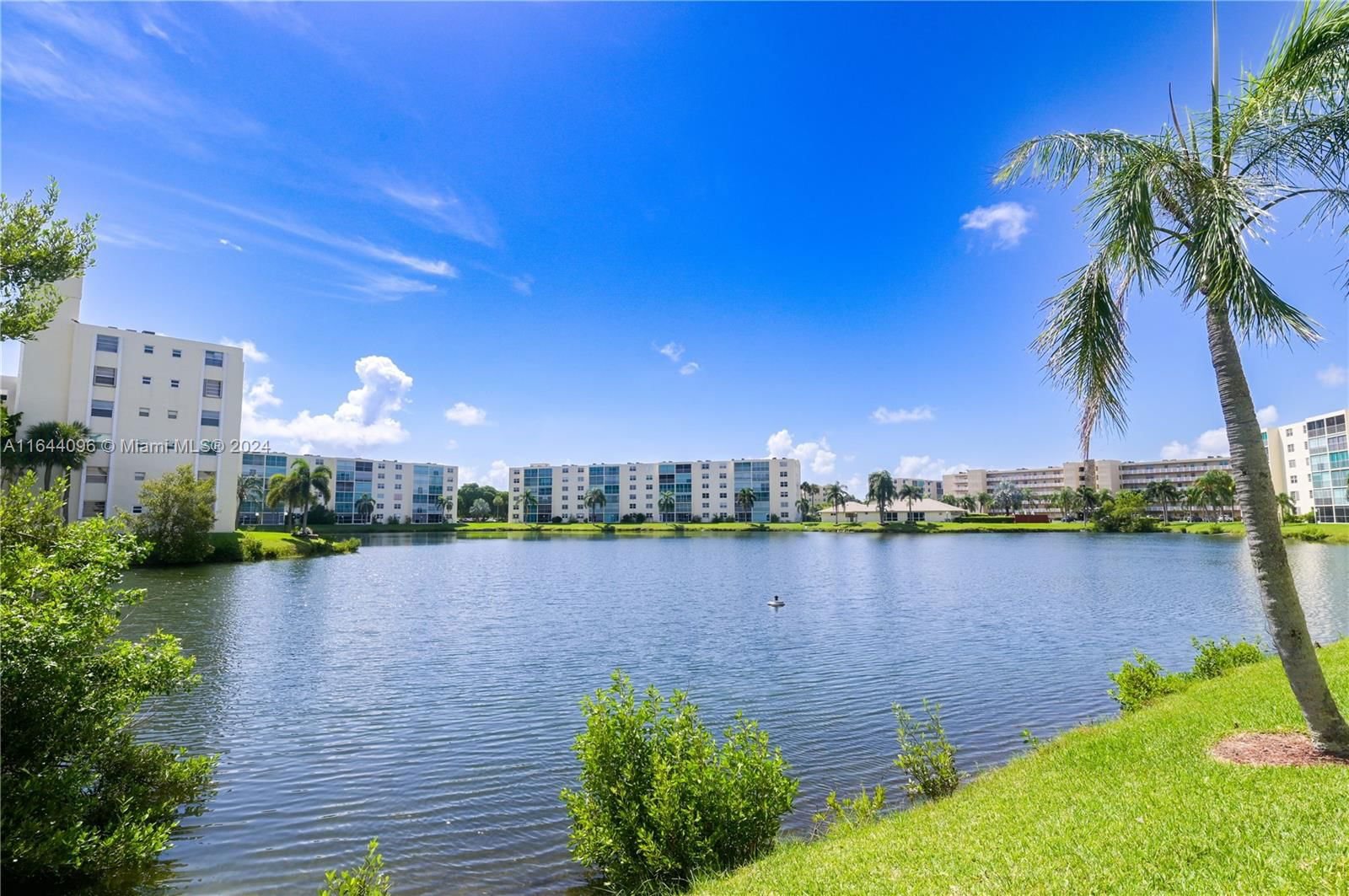 Real estate property located at 101 3rd Ave #401, Broward, MEADOWBROOK LAKES VIEW CO, Dania Beach, FL