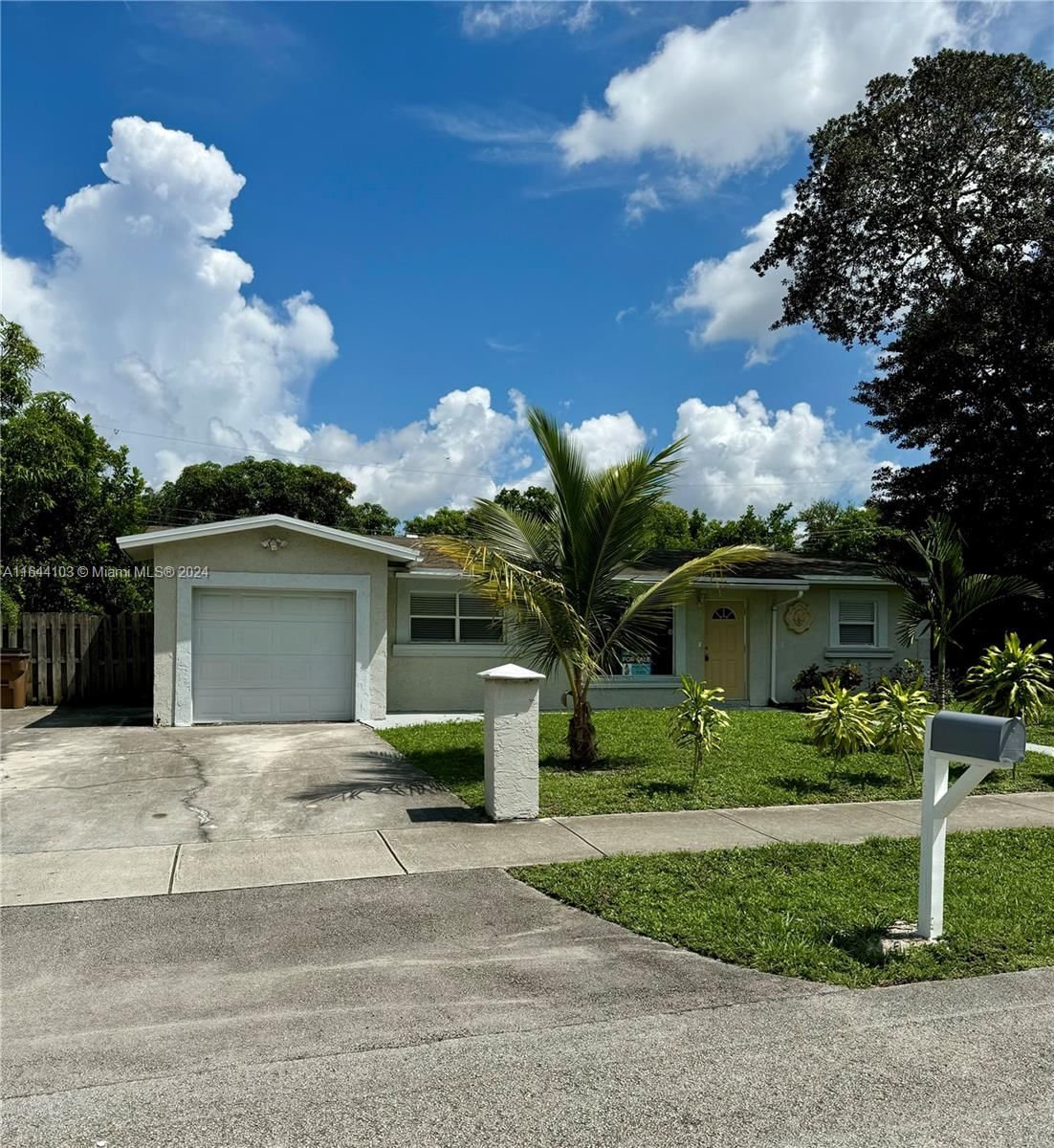 Real estate property located at 273 40th St, Broward, POMPANO BEACH HIGHLANDS 8, Deerfield Beach, FL