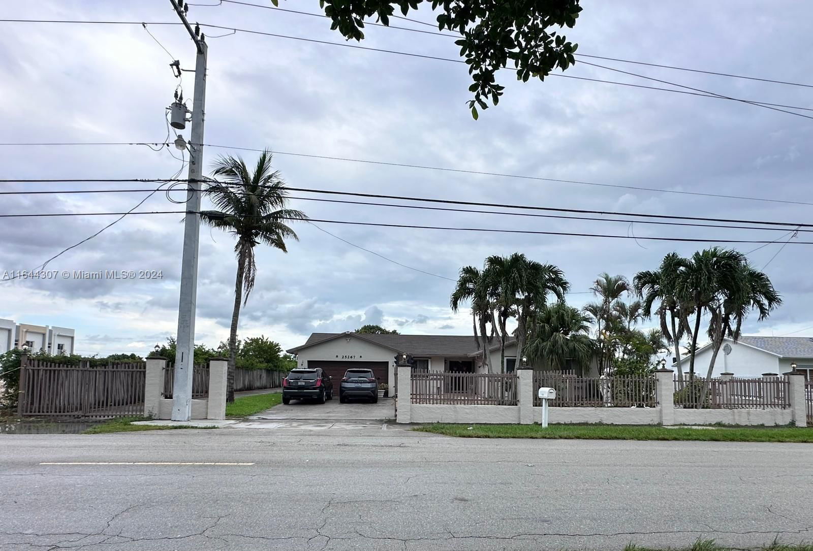 Real estate property located at 25267 134th Ave, Miami-Dade, SPRINGER GROVE 1ST ADDN, Homestead, FL