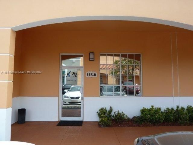 Real estate property located at 5791 151st St #5791-B, Miami-Dade, Miami Lakes, FL