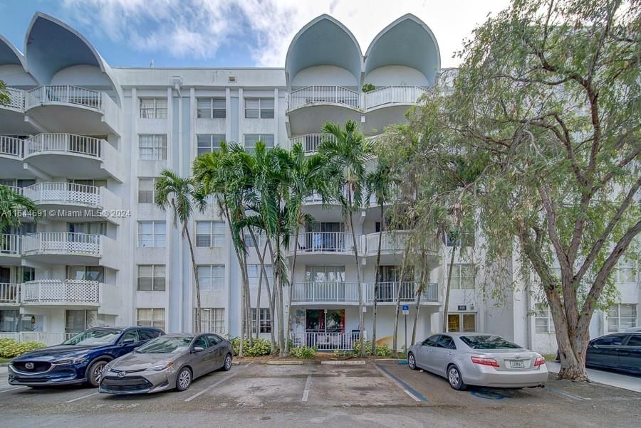 Real estate property located at 498 165th St Rd D206, Miami-Dade, MONTECARLO CONDO, Miami, FL