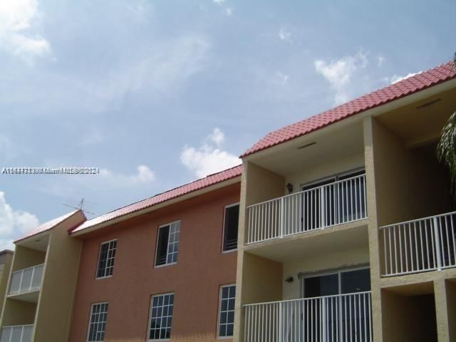 Real estate property located at 5102 79th Ave #304, Miami-Dade, DORAL GARDENS II CONDO, Doral, FL