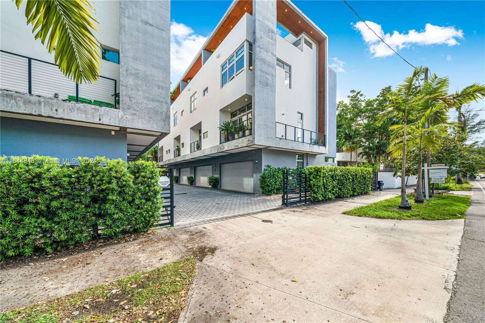 Real estate property located at 2926 Bird Ave #1, Miami-Dade, PENT HOMESTEAD, Miami, FL