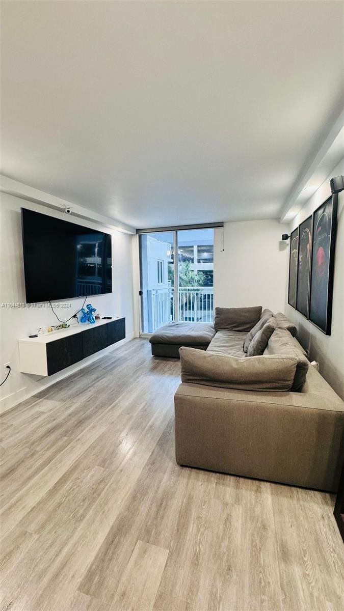 Real estate property located at 800 Miami Ave E-310, Miami-Dade, MADISON DOWNTOWN CONDO, Miami, FL