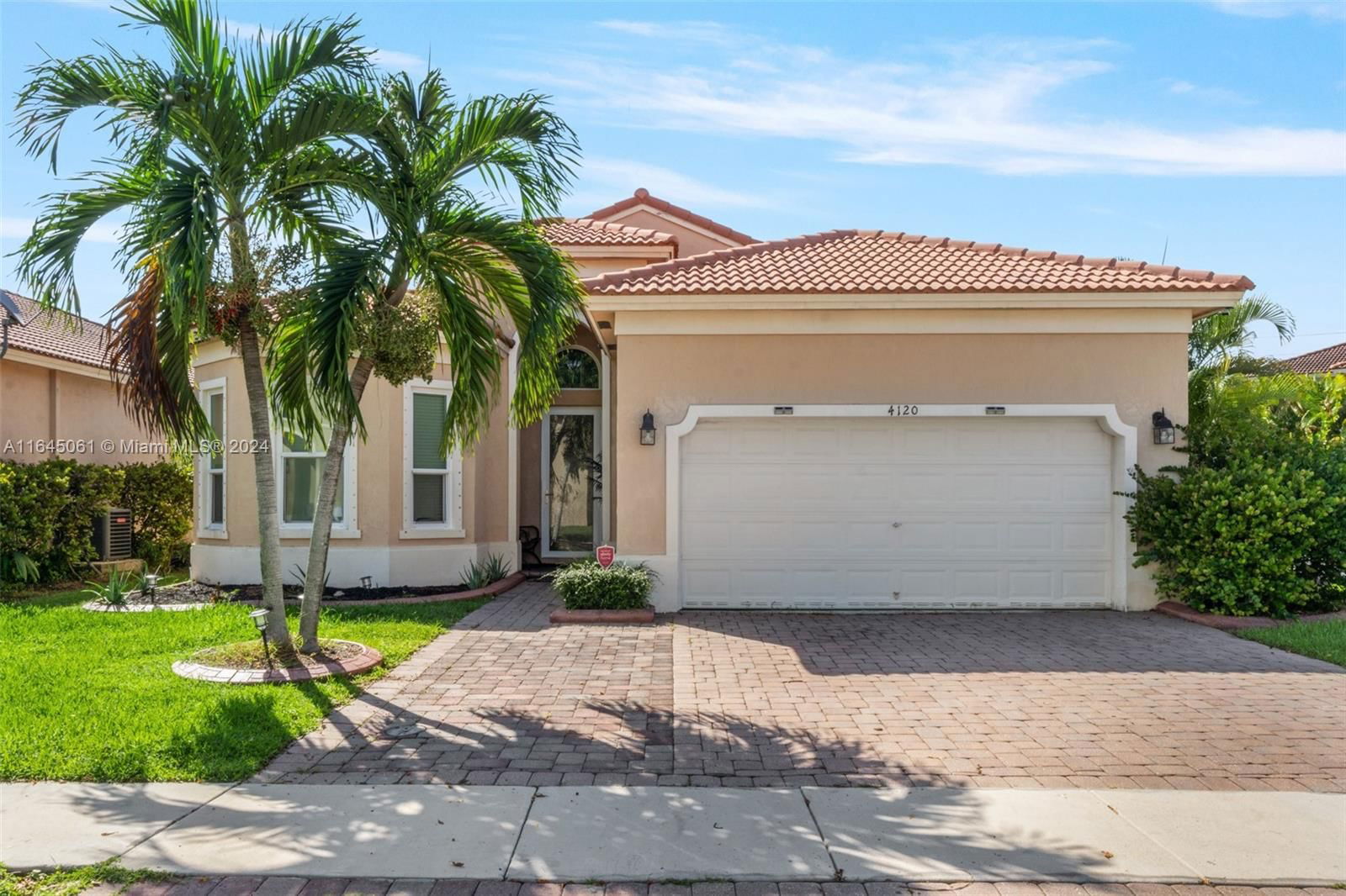 Real estate property located at 4120 22nd Ct, Miami-Dade, PORTOFINO ESTATES, Homestead, FL