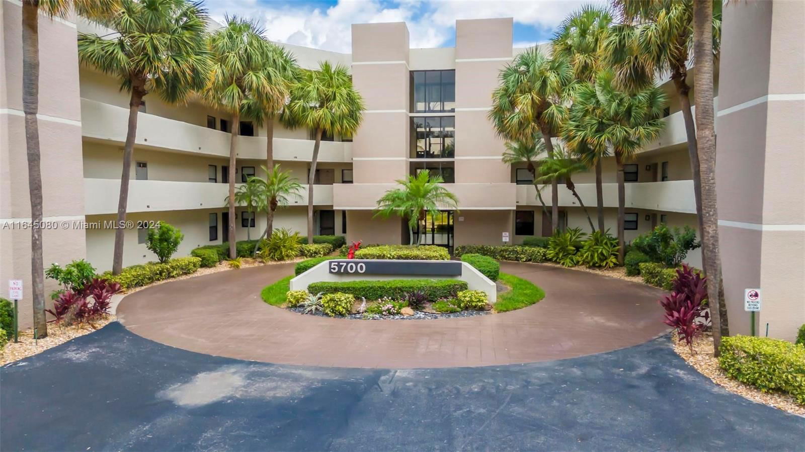 Real estate property located at 5700 Camino Del Sol #103, Palm Beach, CAMINO REAL VILLAGE CONDO, Boca Raton, FL