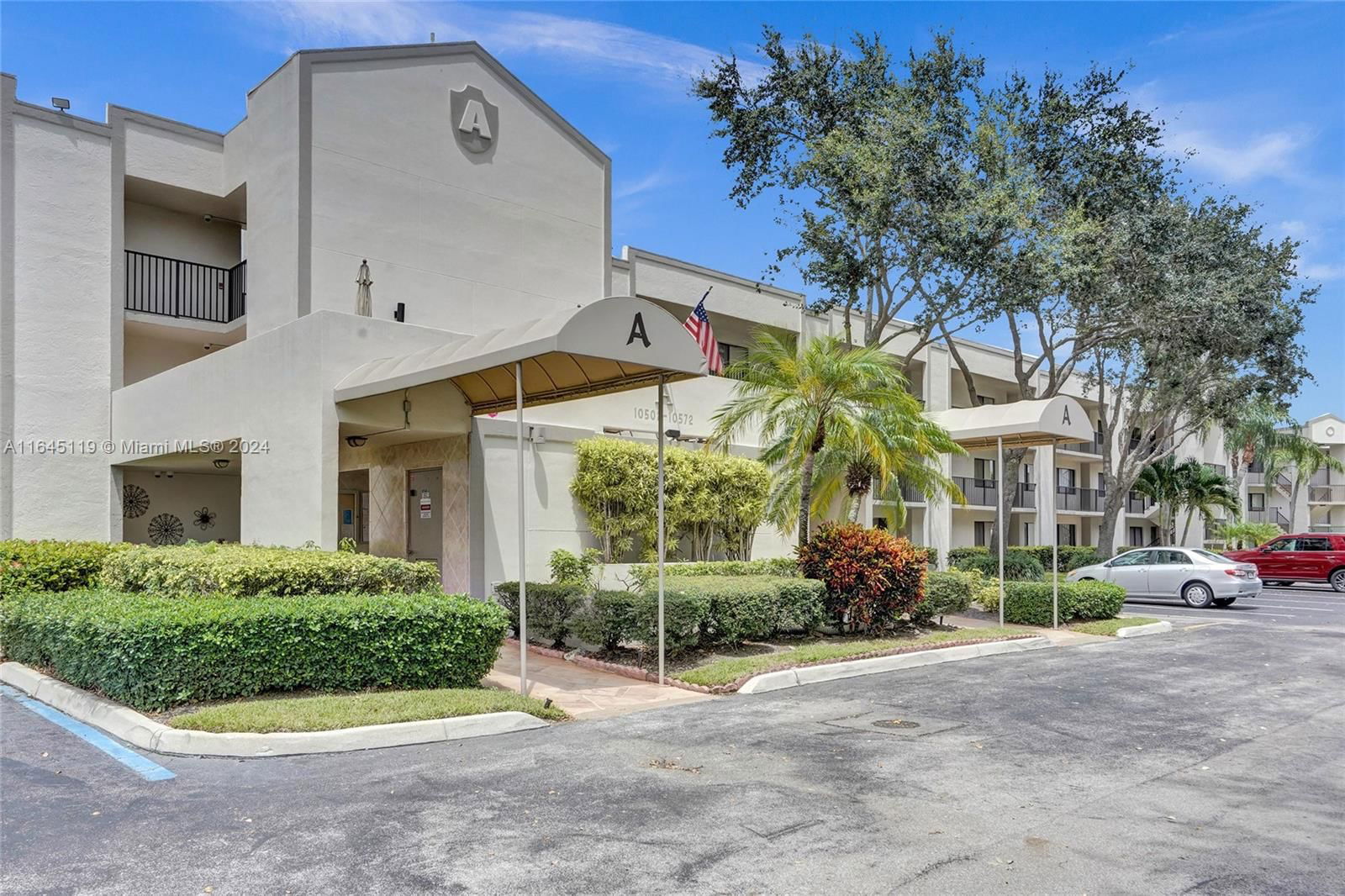 Real estate property located at 10526 Clairmont Cir #212, Broward, CLAIRMONT CONDOMINIUM, Tamarac, FL