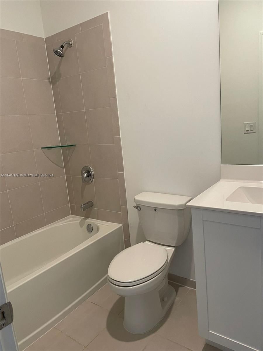 Real estate property located at 1586 27th Ter #1586, Miami-dade, Homestead Park Of Commerc, Homestead, FL