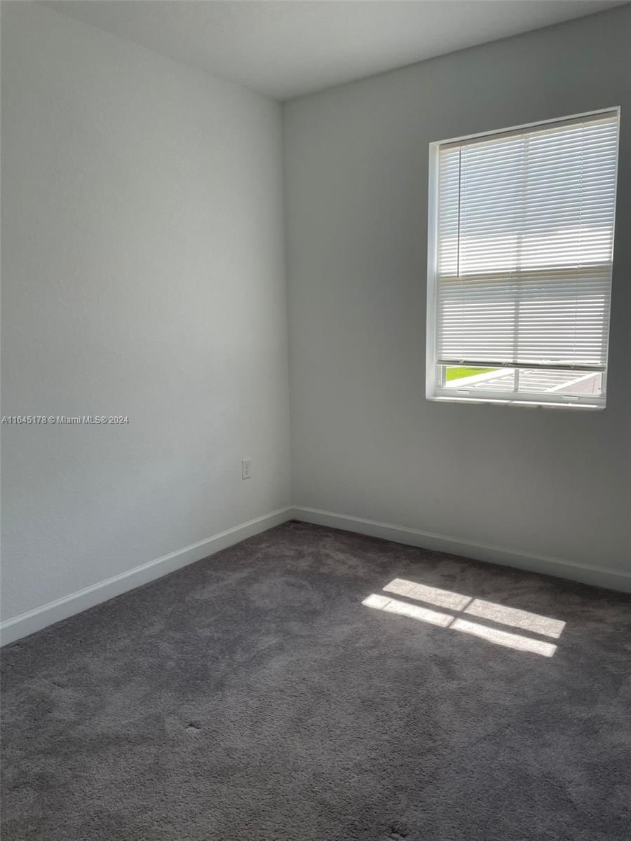 Real estate property located at 1586 27th Ter #1586, Miami-dade, Homestead Park Of Commerc, Homestead, FL