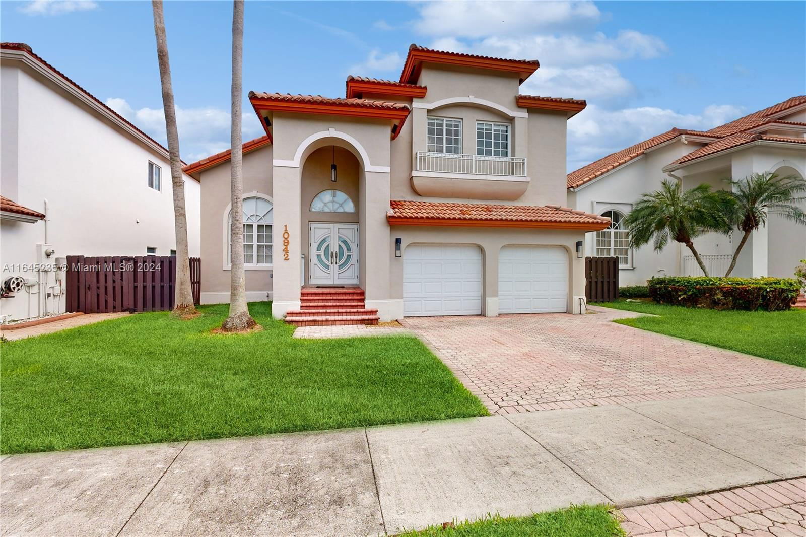 Real estate property located at 10942 59th St, Miami-Dade, DORAL ISLES-ANTILLES, Doral, FL