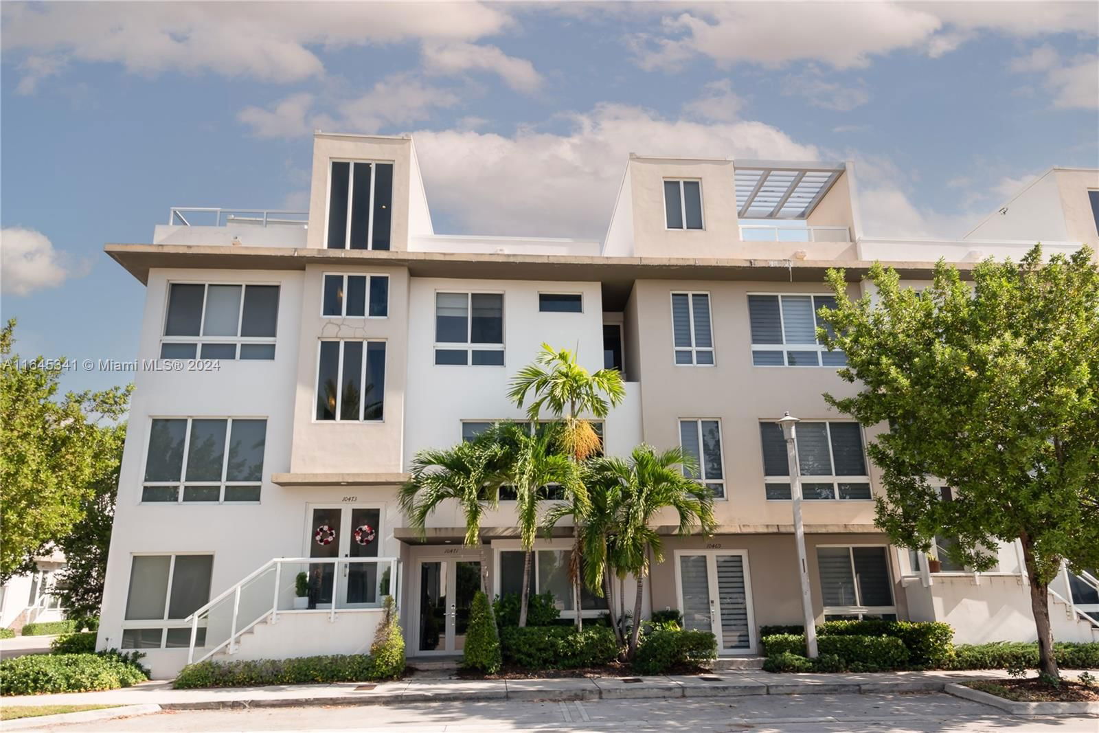 Real estate property located at 10471 66th St, Miami-Dade, LANDMARK AT DORAL, Doral, FL