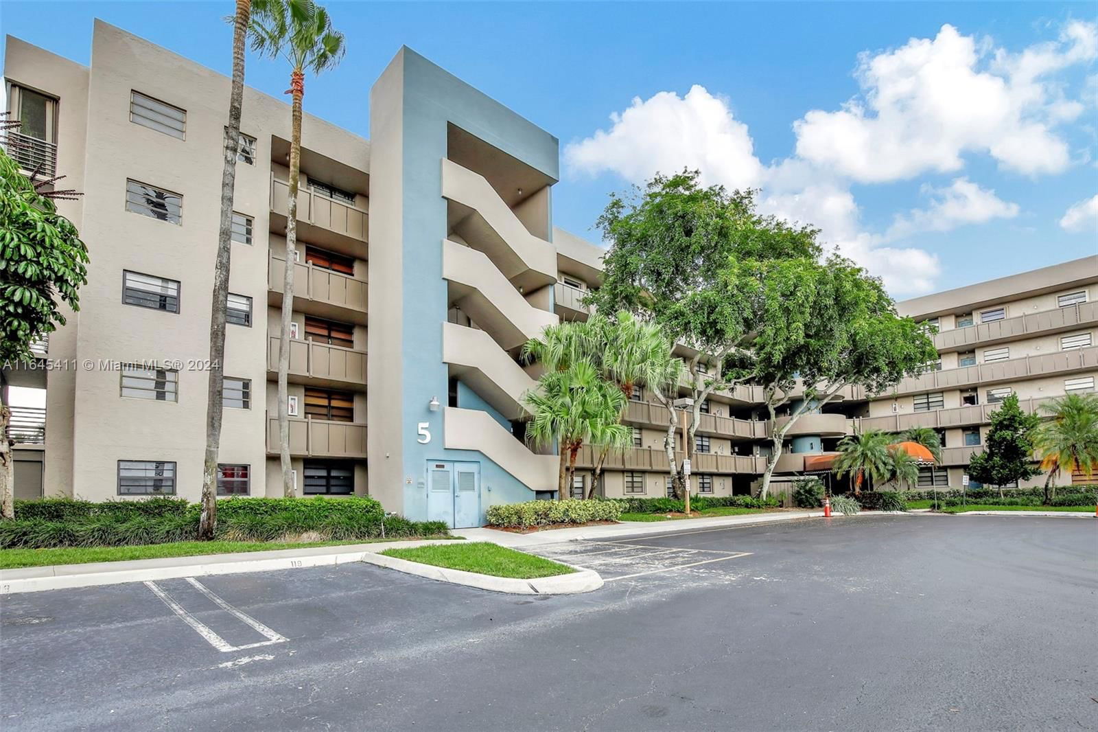 Real estate property located at 1001 Colony Point Cir #514, Broward, COLONY POINT 5 CONDO, Pembroke Pines, FL