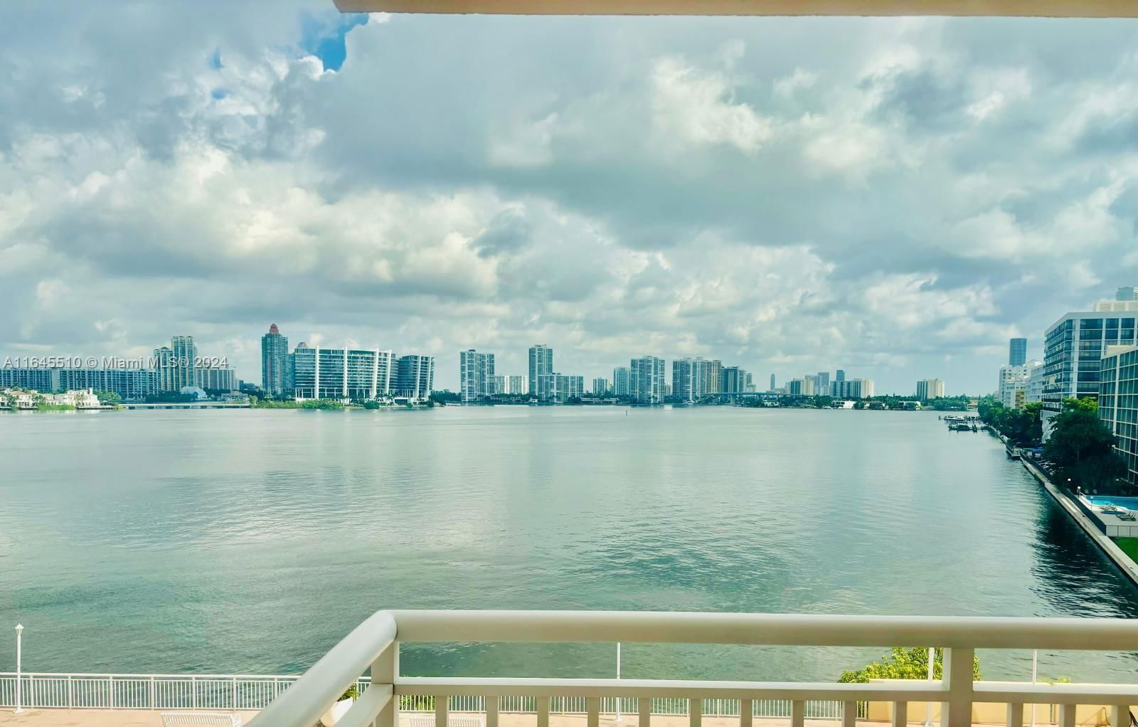 Real estate property located at 251 174th St #520, Miami-Dade, WINSTON TOWERS 200, Sunny Isles Beach, FL