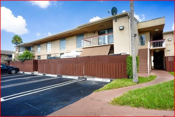 Real estate property located at 13785 66th St #237C, Miami-Dade, THE MEADOWS LAKE NORTH CO, Miami, FL