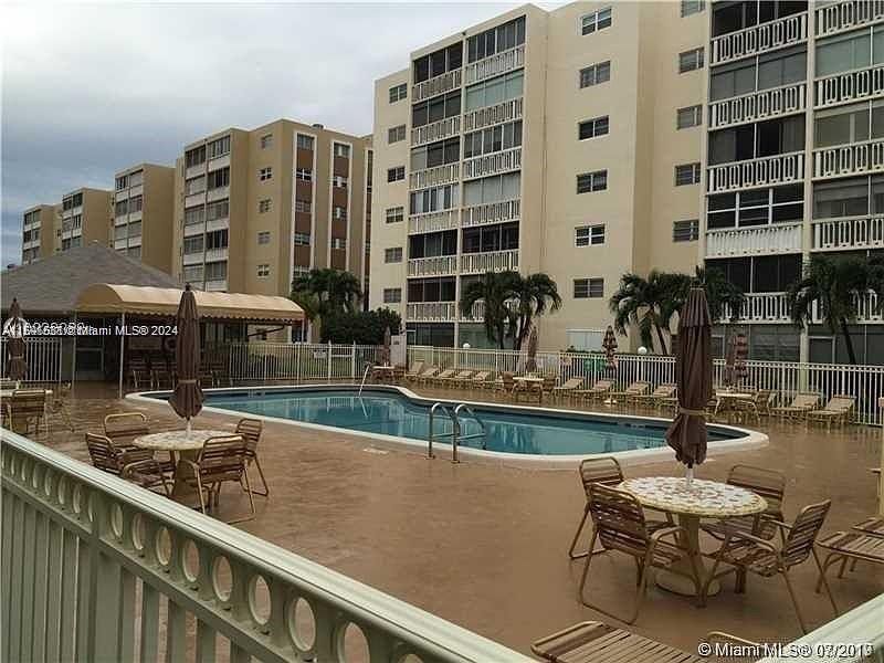 Real estate property located at 232 12th Ave #108, Broward, MEADOWBROOK TOWERS CONDO, Hallandale Beach, FL