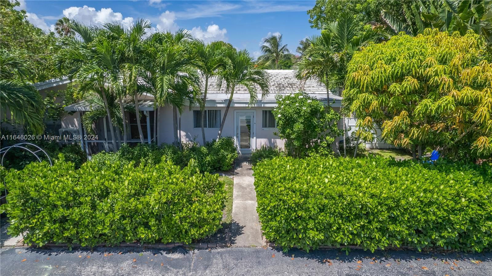 Real estate property located at 2610 18th Ter, Broward, HILLSBORO ESTATES, Lighthouse Point, FL