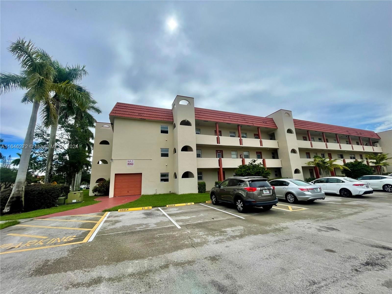 Real estate property located at 8060 Sunrise Lakes Dr #306, Broward, SUNRISE LAKES 27 CONDO, Sunrise, FL