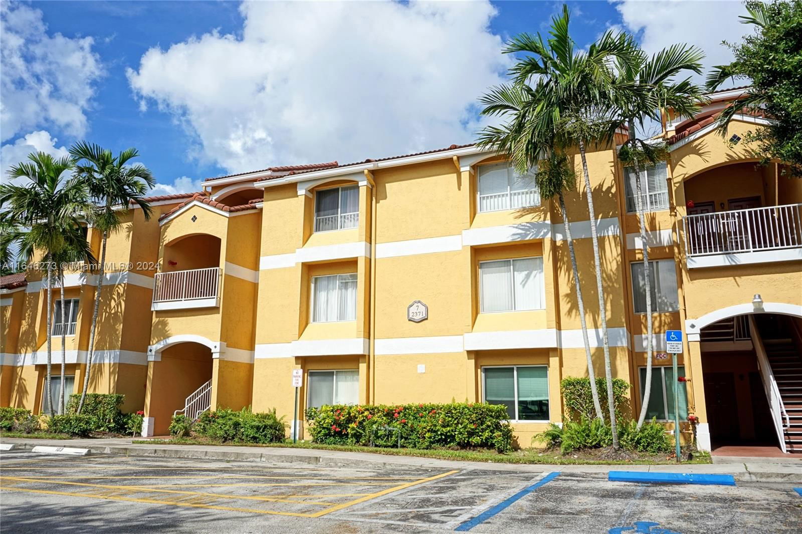 Real estate property located at 2371 33rd St #714, Broward, SAILBOAT POINTE CONDO, Oakland Park, FL