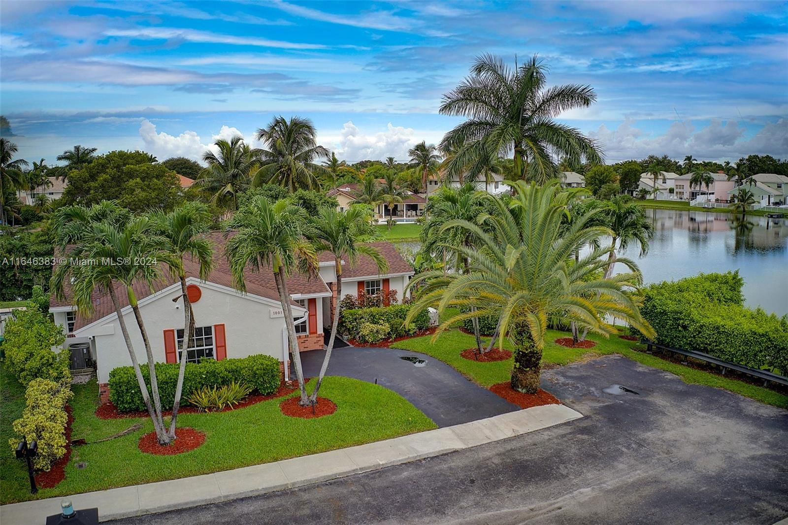 Real estate property located at 1001 Meadowwood Ter, Broward, Shenandoah, Davie, FL