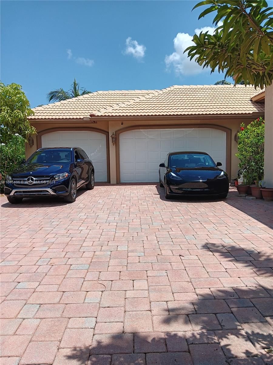 Real estate property located at 12103 25th St, Broward, WHISPERING BROOKS ESTATES, Plantation, FL