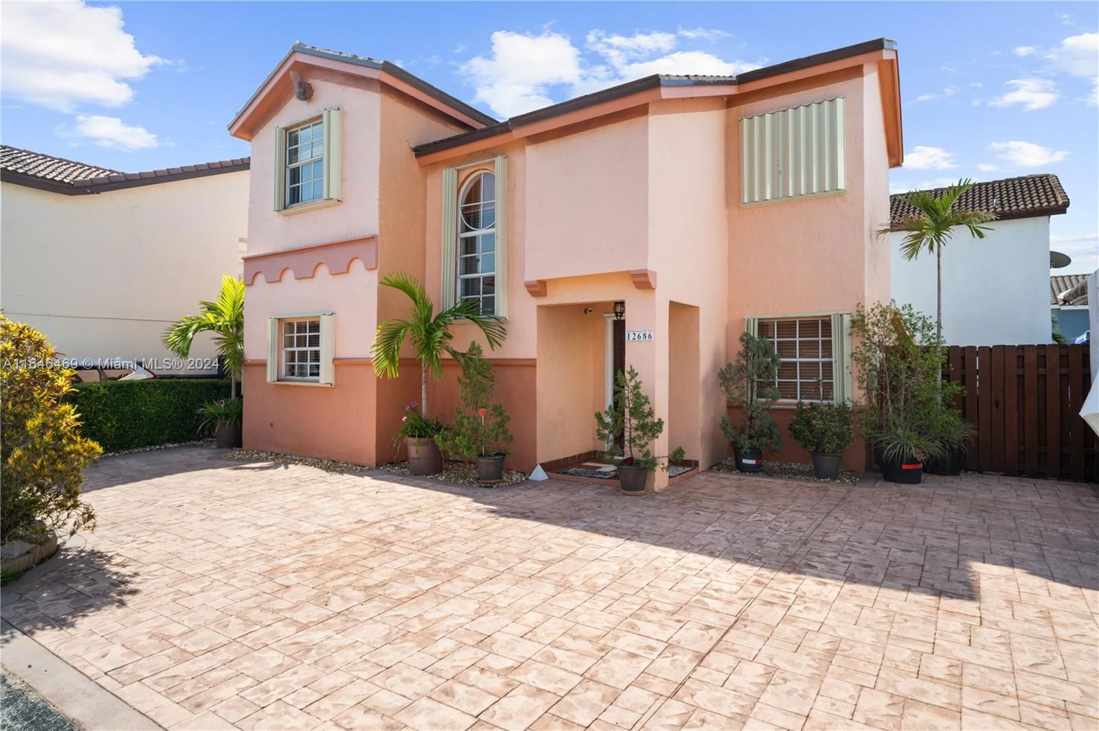 Real estate property located at 12686 9th Ln, Miami-Dade, LAKE POINTE SEC 4, Miami, FL