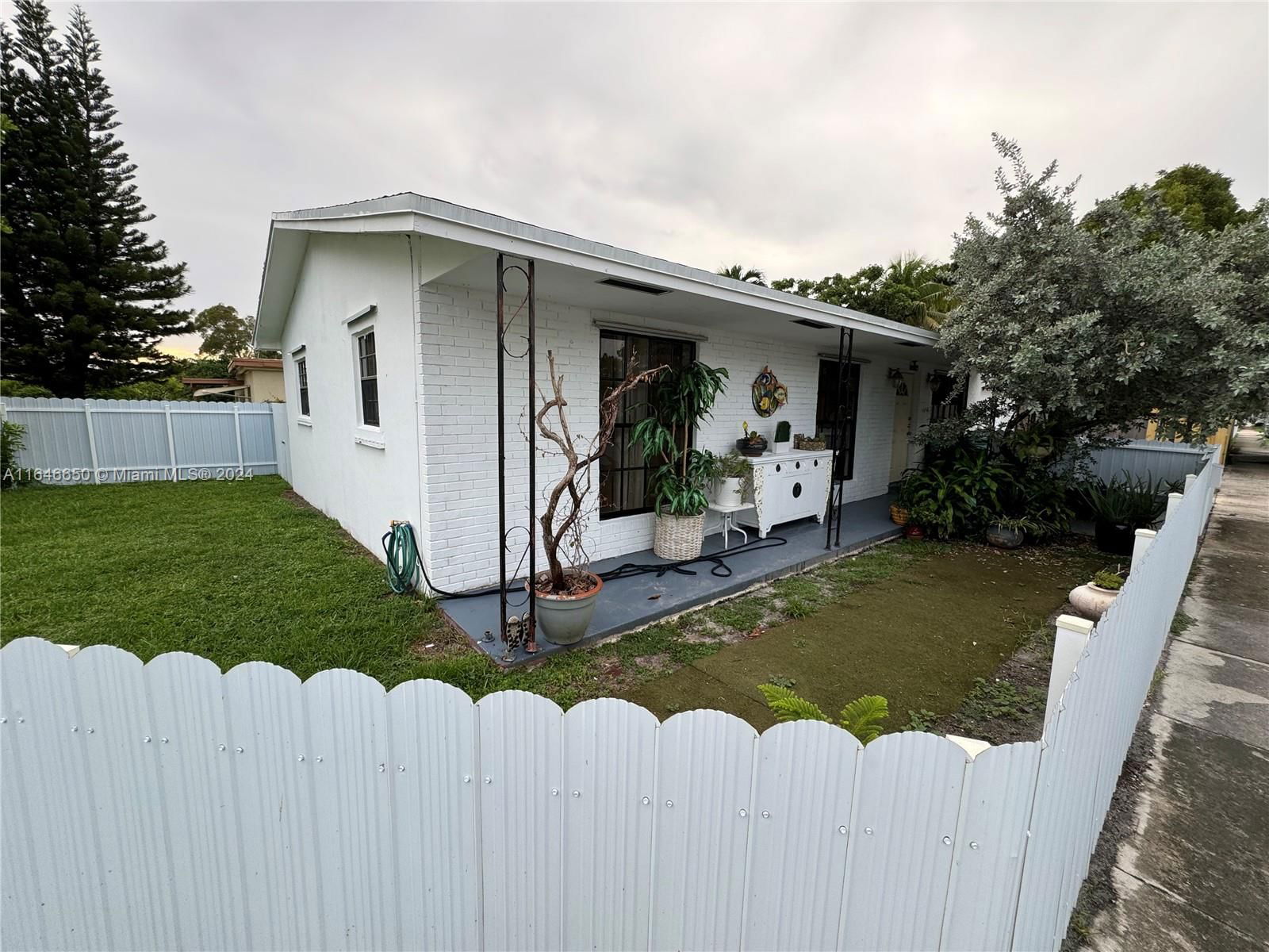 Real estate property located at 1450 28th Ave, Broward, SOUTH HOLLYWOOD AMD PLAT, Hollywood, FL