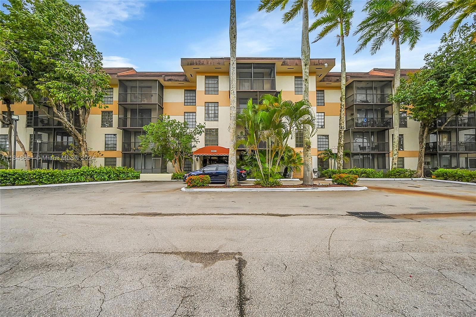 Real estate property located at 5530 44th St #414C, Broward, INVERWOOD CONDO, Lauderhill, FL