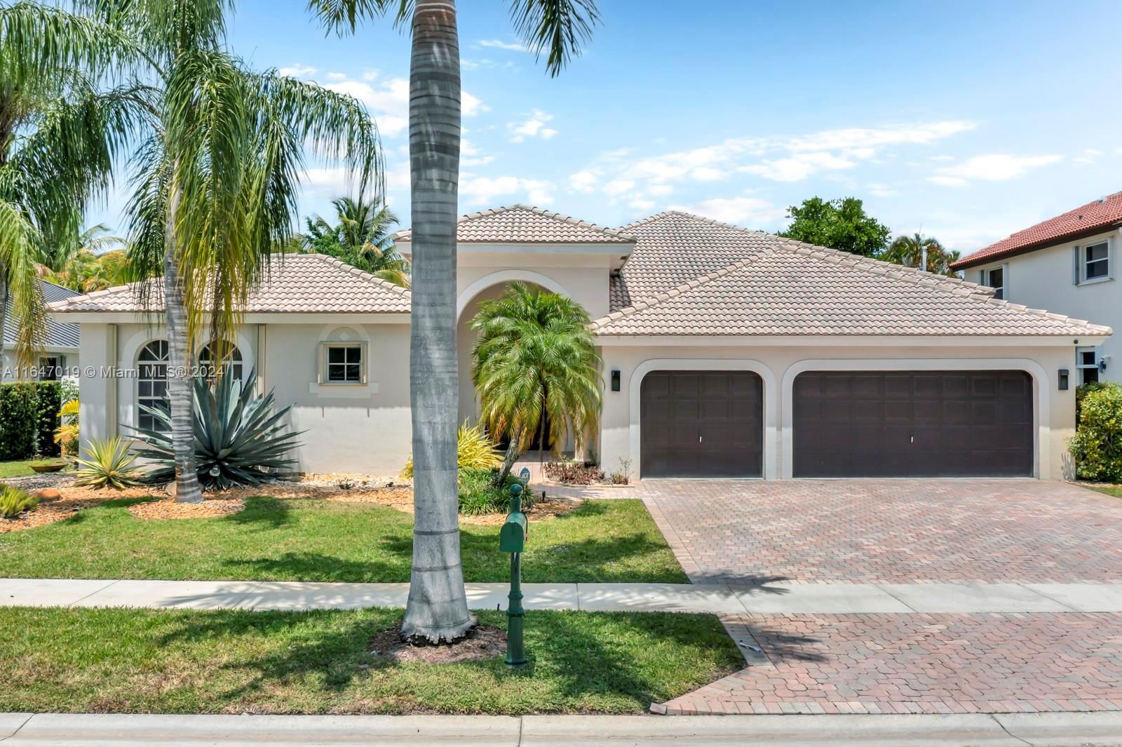 Real estate property located at 18621 39th Ct, Broward, SUNSET LAKES PLAT ONE, Miramar, FL