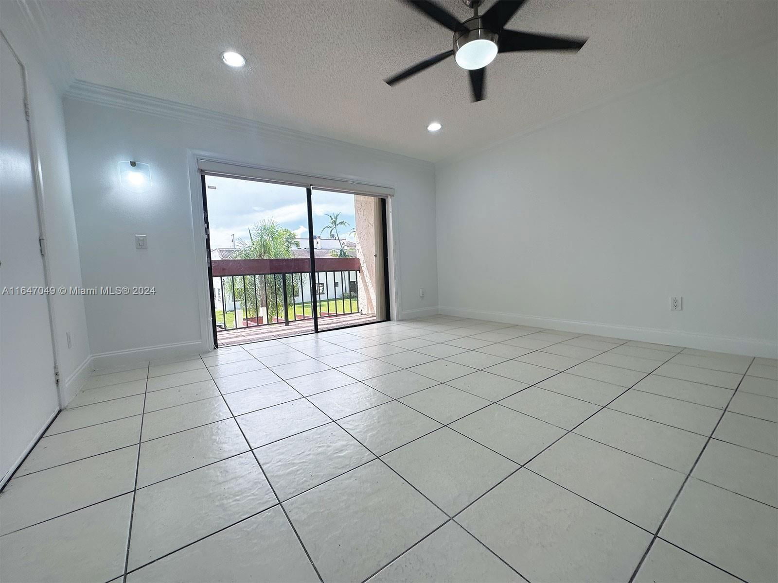 Real estate property located at 8500 149th Ave #1211, Miami-Dade, LAGO DEL REY CONDO #4, Miami, FL